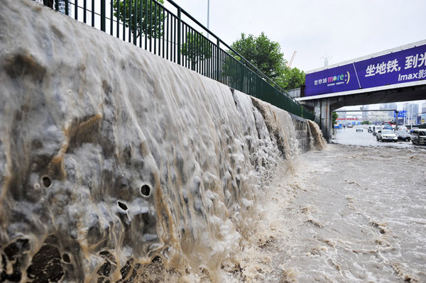 Heavy rain hits Central China