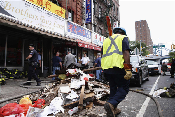 10 injured in building collapse in Chinatown, NYC