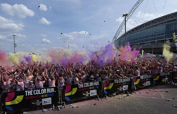 Color Run in London promotes healthy living