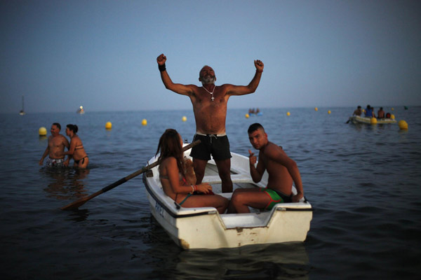 Spain's towns celebrate feast of El Carmen Virgin