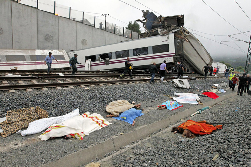 Train crash kills at least 78 in Spain