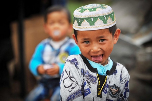 Children after quake in NW China