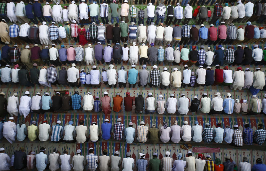 Muslims around the world mark end of Ramadan fast