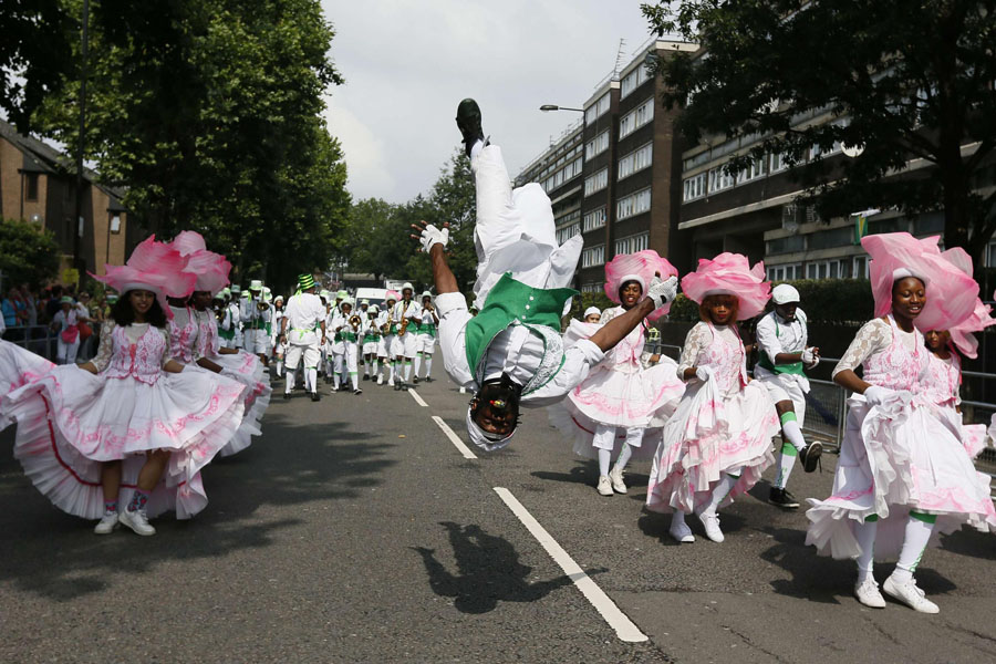 Notting Hill Carnival opens as a color feast