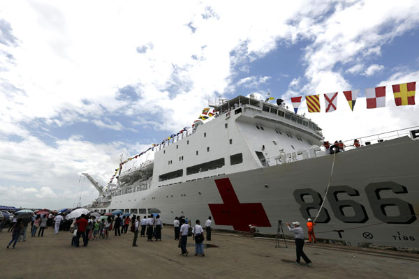 Chinese hospital ship Peace Ark arrives in Yangon