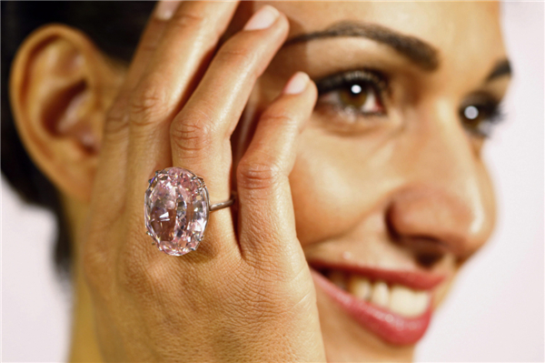 Sotheby's to auction $60 million pink diamond