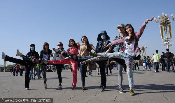 Tian'anmen posing