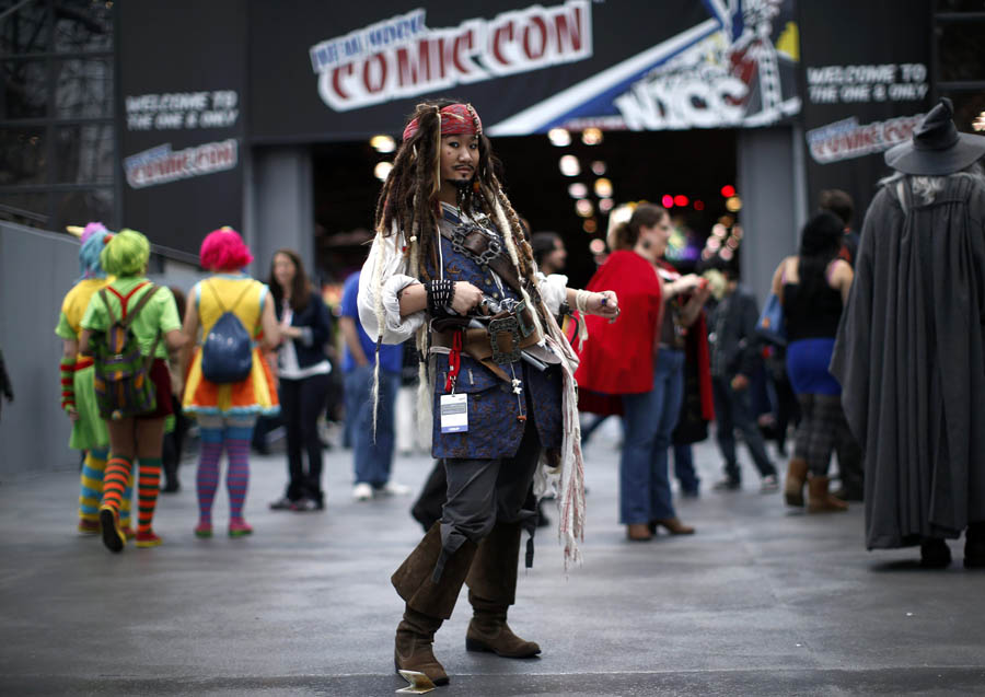 Costume bonanza at New York Comic-Con