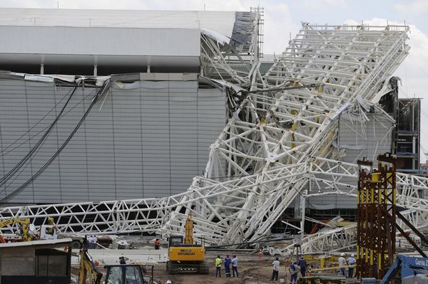 Crane collapses at World Cup Stadium in Brazil, 3 killed