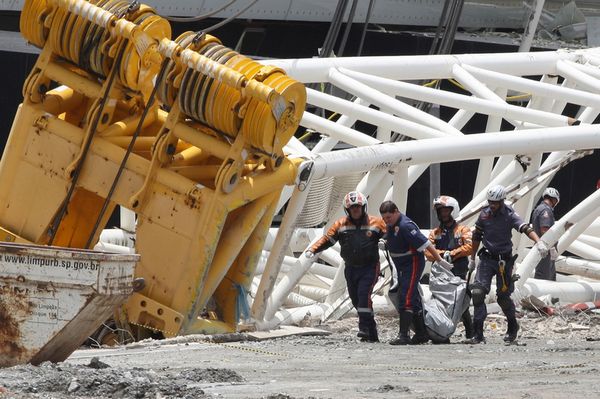 Crane collapses at World Cup Stadium in Brazil, 3 killed