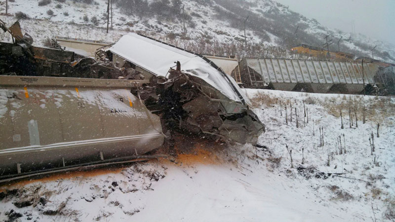 Train derails in US following a collision