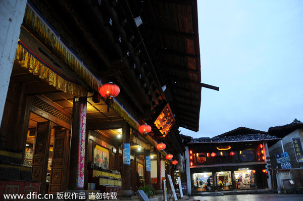 Huge loss estimated in Shangri-la fire in SW China