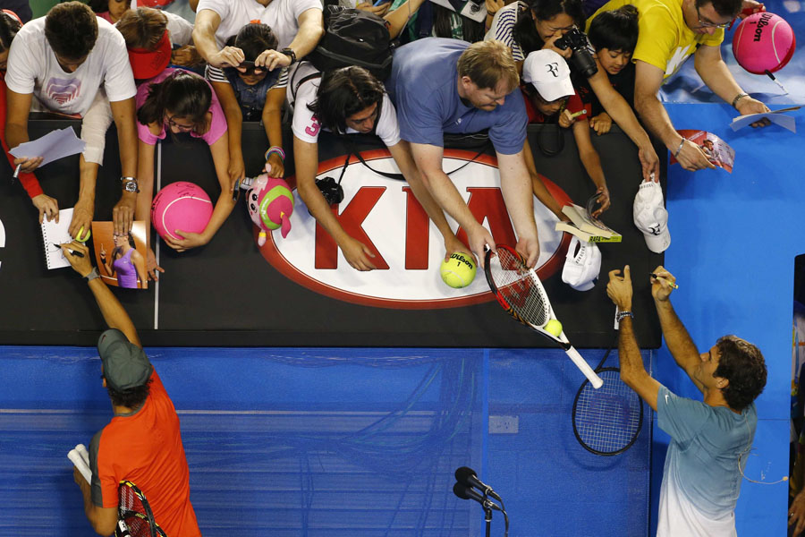 Federer leads Kids Tennis Day before Australian Open