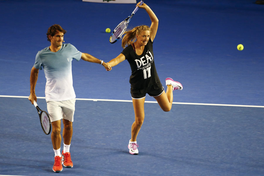 Federer leads Kids Tennis Day before Australian Open