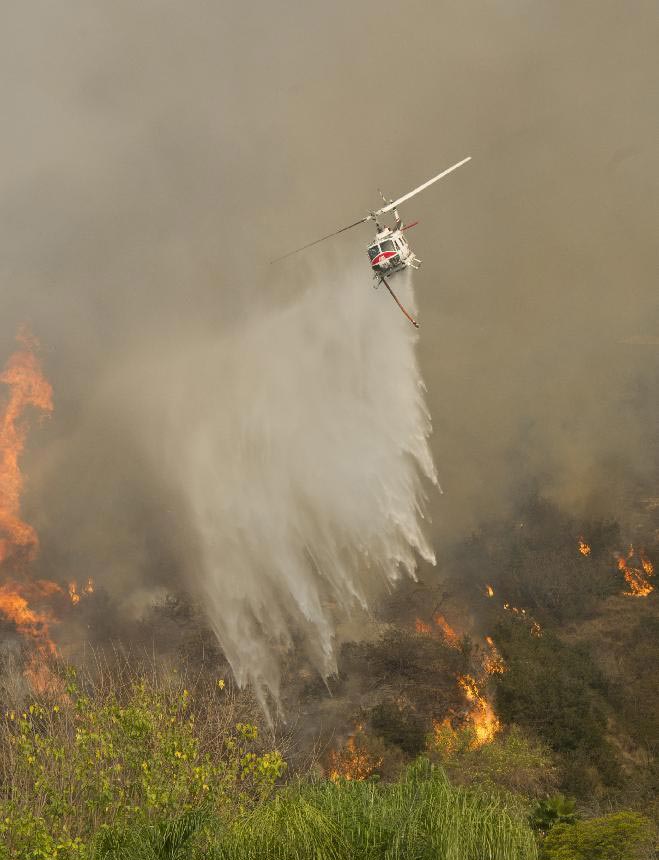 Wildfire out of control in Los Angeles, US