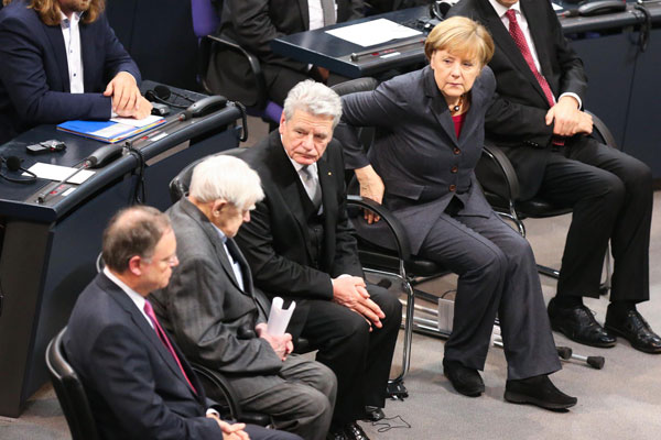 German parliament recalls victims of Nazi siege