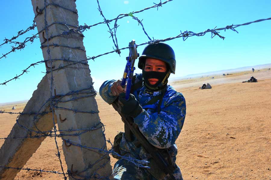 Actual-troop confrontation training conducted in N China