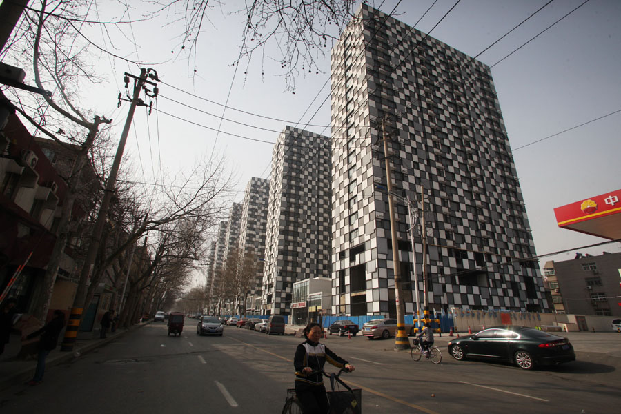 Skyscrapers in E China resemble LV check pattern