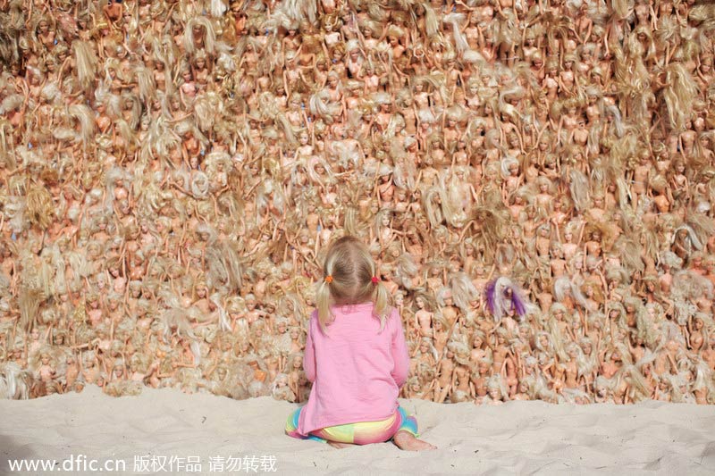 Giant wave of Barbie dolls