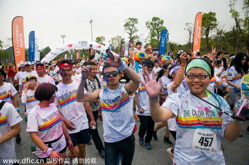 Participants run for color