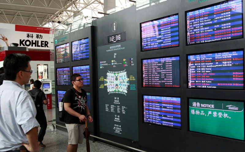 Killer rainstorms disrupt transport in S China