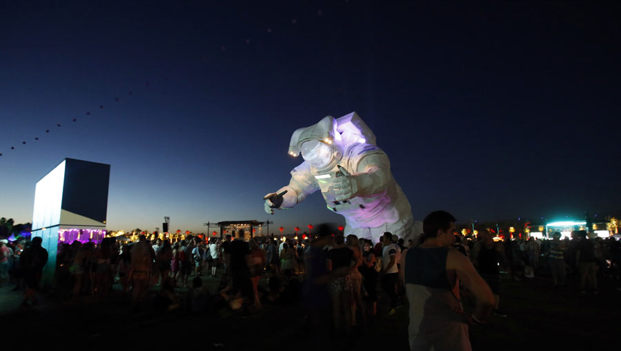 Sculpture 'Escape Velocity' at Coachella festival