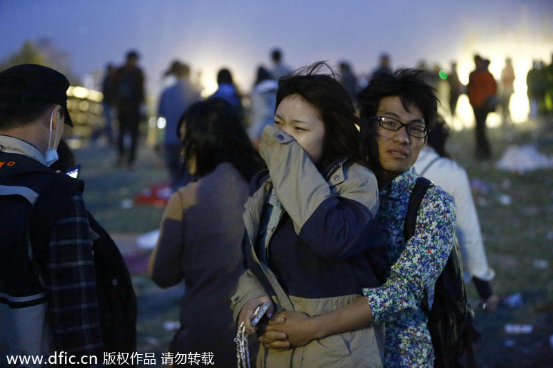 Heavy winds disrupt music festival