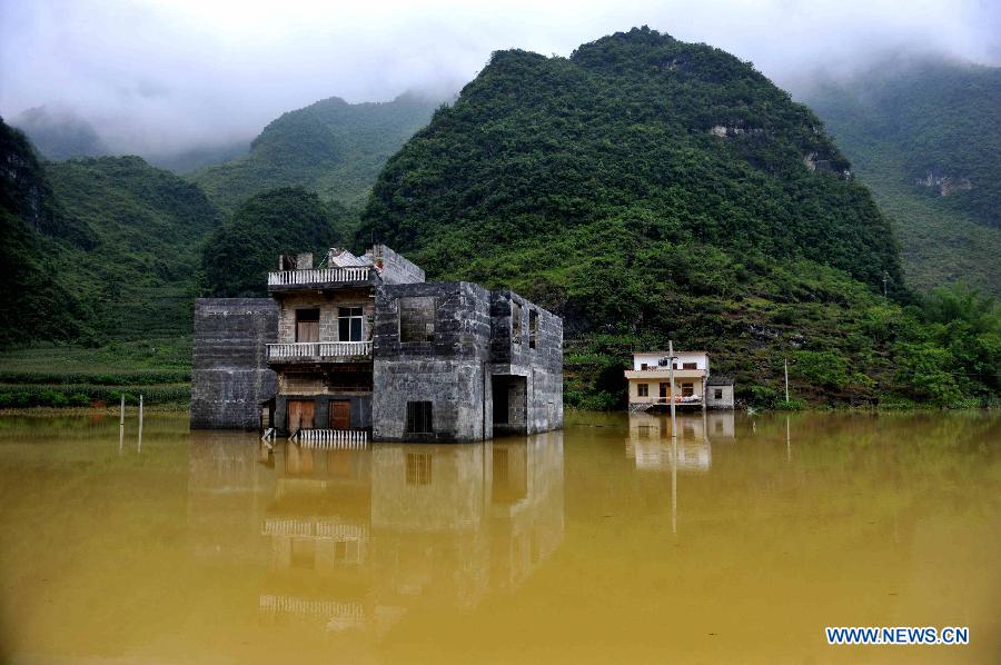 Heavy rain hits China's Guangxi