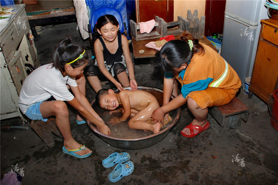 Children of migrant sanitation workers