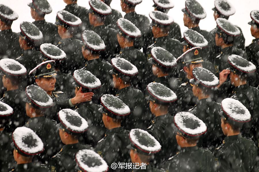 Soldiers take training in snow