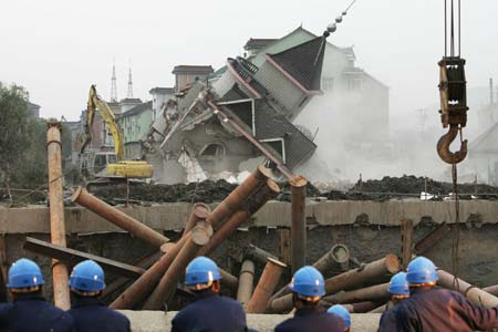 Death rises to 7 in Hangzhou subway tunnel collapse