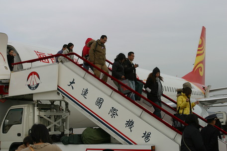 Dalian-Taipei direct flights take off