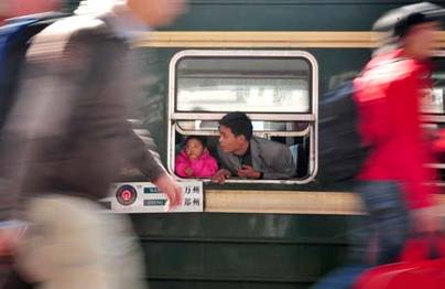 The first day of the Spring Festival travel rush