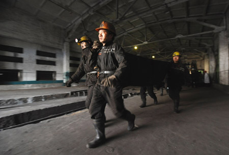 Rescue underway after coal mine blast in Shanxi
