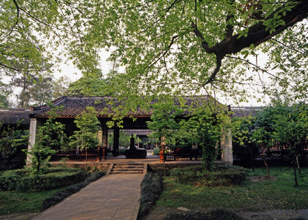 Du Fu Thatched Cottage Museum popular during holiday