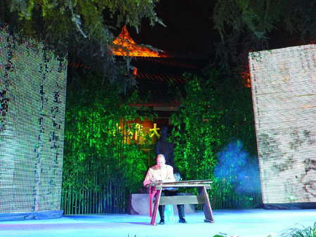 Du Fu Thatched Cottage Museum popular during holiday