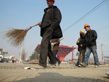 A close-up look at World Expo workers