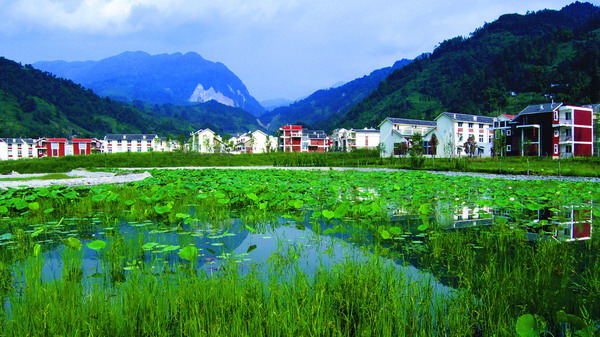 Pengzhou builds riverside dwellings