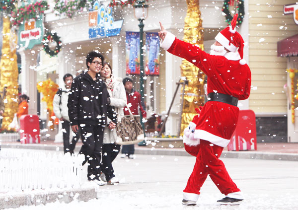 Happy snow festival held to celebrate Christmas Day