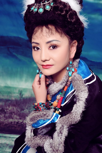 Tibetan soprano sings ode to the motherland 