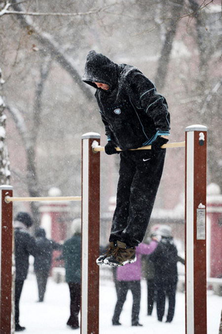 Joy and misery of snow in Harbin