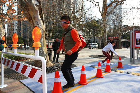 Shanghai activity targets drink-driving