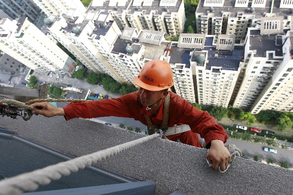 CHINA-SHANGHAI-SKYSCRAPER EXTERIOR CLEANERS (CN)