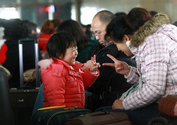 CHINA-SHANGHAI-SPRING FESTIVAL-RAILWAY TRANSPORTATION