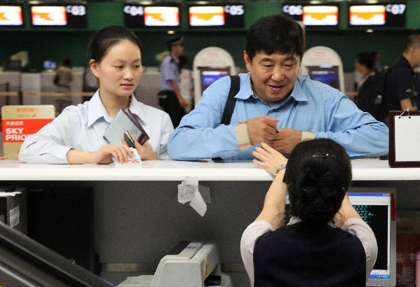 CHINA-SHANGHAI-TYPHOONS-FLIGHTS (CN)