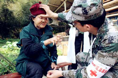 Medical officer brings hope to quake victims