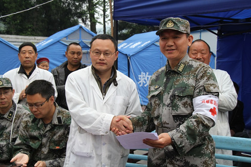 First air-lift medical team withdraws from Lushan quake zone