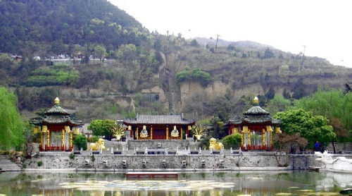 Huaqing Hot Spring: the witness of imperial love story