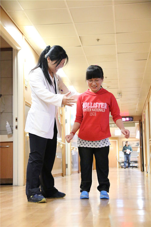 Taiwan treatments help Xiamen crawling girl stand up