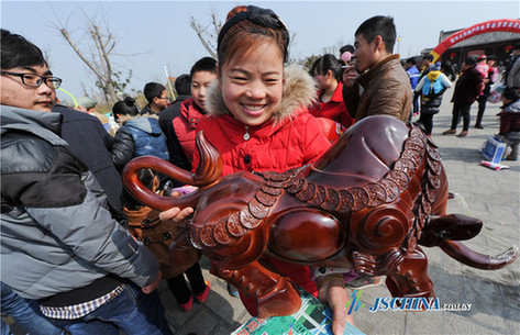 Temple fair attracts crowds in Suqian